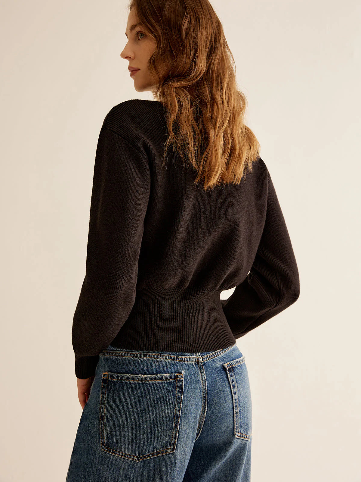 Lila | Cropped Knit Cardigan | Elegant Details | Soft Wool Blend